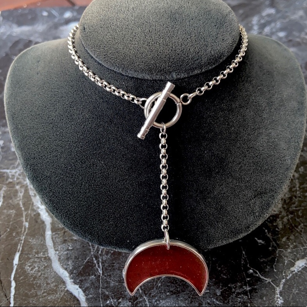 Red resin & glitter moon steel lariat necklace
